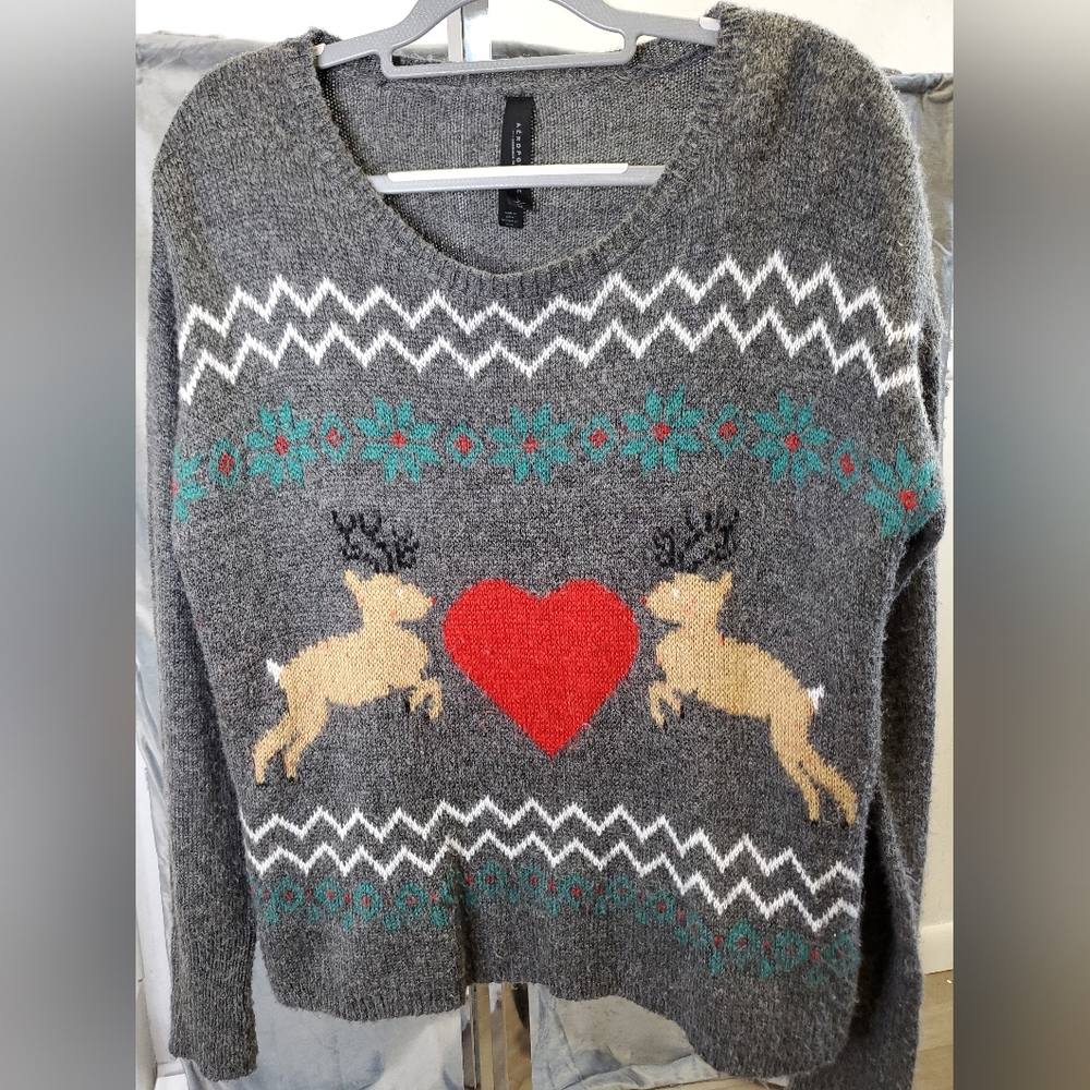 Aeropostale Gray Reindeer Sweater